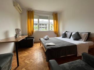 M - Square Private Rooms - 7