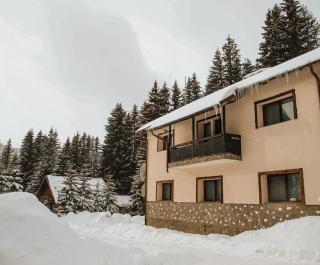 Cabana Laptici - statiunea Pestera-Padina, Bucegi - 9