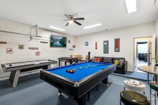 Disney Themed Villa with Private Pool and Spa Game Room in Emerald Island Resort - 8