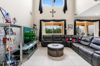 Disney Themed Villa with Private Pool and Spa Game Room in Emerald Island Resort - 4