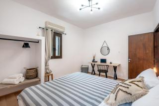Joel Living Collection - Rustic Villa - Áptera - 1