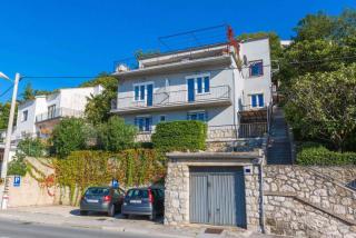 One-Bedroom Apartment Crikvenica 4 - 0