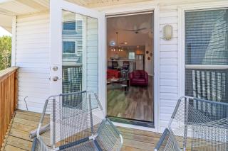 Good Vibrations - Tybee Island - 1