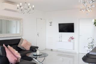 Apartment Summer Breeze Okrug Gornji - 1