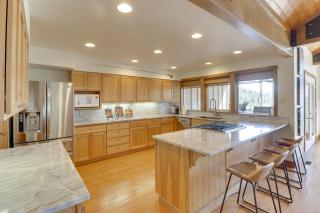 Ski-InandSki-Out Whitefish Duplex with Hot Tub! - Whitefish - 9