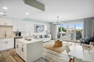 Laketown Wharf #137 by Nautical Properties - 0