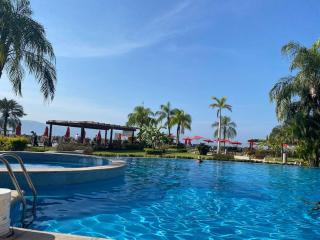 Ocean front Grand Venetian corner condo - Puerto Vallarta - 8