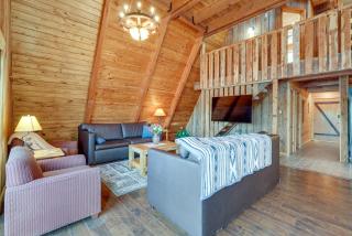 Lakefront A-Frame Cabin with Community Perks - Columbia - 7