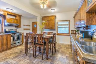 Cottage in the City - Historic Charm, Modern Touch - 1