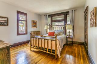 Cottage in the City - Historic Charm, Modern Touch - Saint Paul - 0