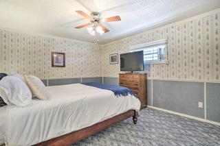 Charming Ingram Home with Yard and Furnished Patio! - Ingram - 1