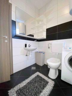 Elo Holiday Home - 9