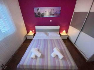 Elo Holiday Home - 8