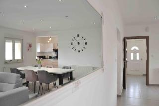 Elo Holiday Home - 6