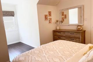 Lakeview Bungalow-Access to Lake, Pool, Gym, &Park - Lago Vista - 5
