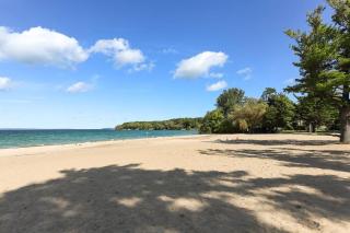 Fun & trendy condo close to downtown and the beach - 3