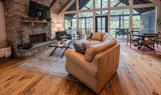 The Nest - Beautiful, Luxury Lakeside Cabin - 5