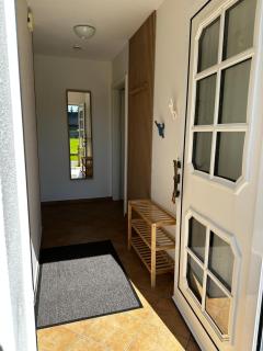 Klättes Ferienwohnung mit Garten -  - 2