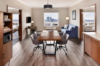 Four Points by Sheraton Calgary Airport - 3