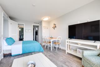 Myrtle Beach Condo with Ocean View and Pool Access! - 2