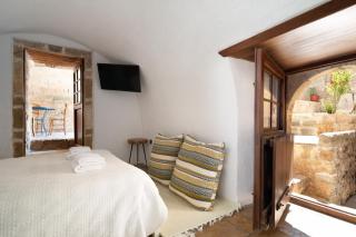 Menexes Suites Monemvasia - 2