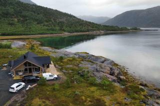 Ny hytte med sjøen. Fantastisk utsikt. Lofoten - - 5