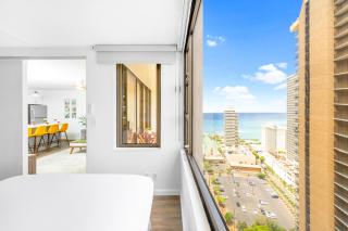 Stylish Waikiki Gem with Ocean View and Free Parking! - Honolulu - 5