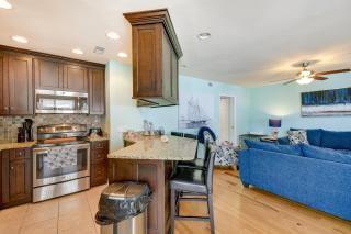 Balcony, Pool and Hot Tub Little River Condo! - Little River - 2