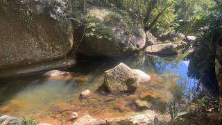 Casa com cachoeira e rio particular - 4