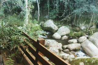 Casa com cachoeira e rio particular - 5