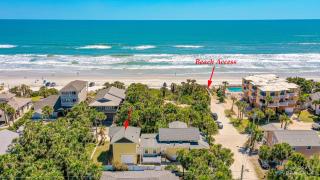 Dog Friendly Loft STEPS from Beach with Gas Barbecue Grill and Upstairs Deck! - 9