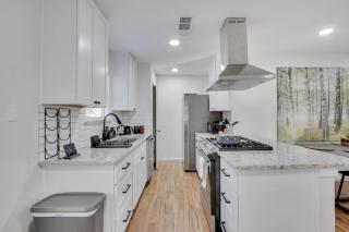 Evergreen - Modern Denton Home Near UNT - 6