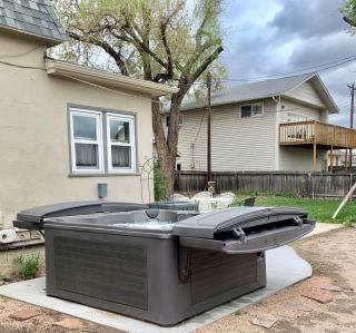 Garden City House with Hot Tub - 8