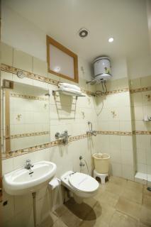 Hotel Malhotra inn 50 Meter from Golden Temple - Amritsar - 8