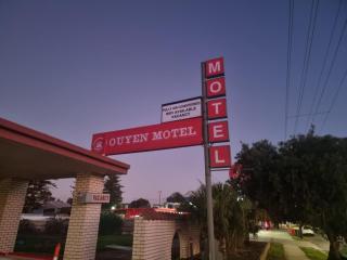 OUYEN MOTEL - - 6