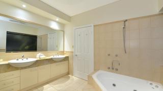 Sanctuary At Thornton's Port Douglas - Port Douglas - 2