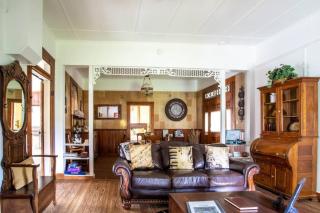 Pet-Friendly, Hot Tub, Fire Pit, King Beds - Walk to Main St! - Fredericksburg - 2
