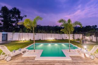 StayVista at Hilldale - Mountain-View Villa with Manicured Lawn, Quaint Gazebo, and Swimming Pool - 9