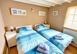 Lighthouse Cottage - Scarborough - 8