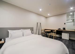 Gamdong Hotel - 2