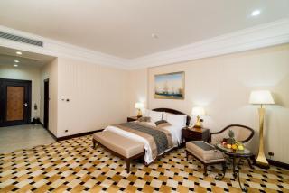 Royal Tulip Almaty Hotel - 9