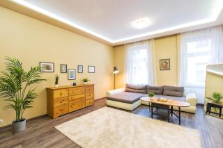 Vibrant and spacious downtown Budapest flat - Budapest - 0