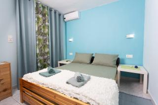 On the beach Neos Marmaras - 7