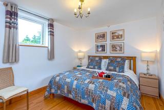 Laurel Cottage - indoor pool, hot tub, panoramic Snowdonia views - Colwyn Bay - 2