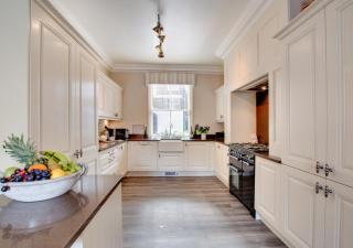 Endeavour House - 8