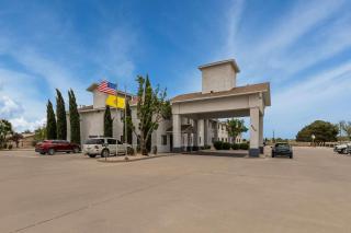 Quality Inn & Suites - Artesia - 9