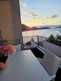 Elegance Dream Apartment - 4