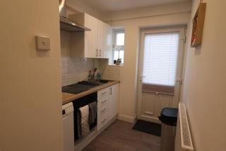 Stylish one bed apartment with off road parking - Birmingham - 6