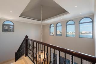 Maison Privee - Palm Jumeirah Beach Front XL Villa with Private Pool - Dubai - 1