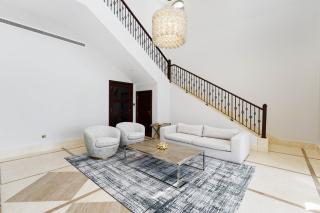 Maison Privee - Palm Jumeirah Beach Front XL Villa with Private Pool - Dubai - 5